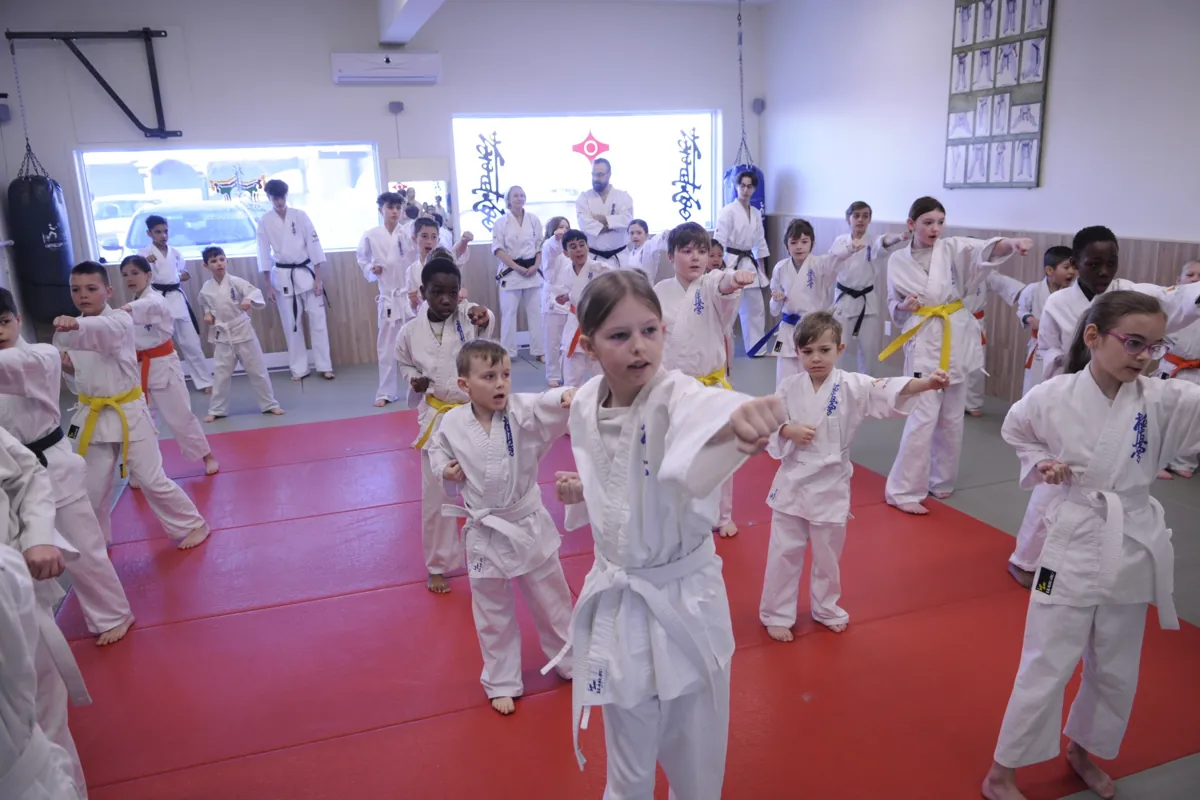 Cours de karaté pour les enfants de 7 à 12 ans