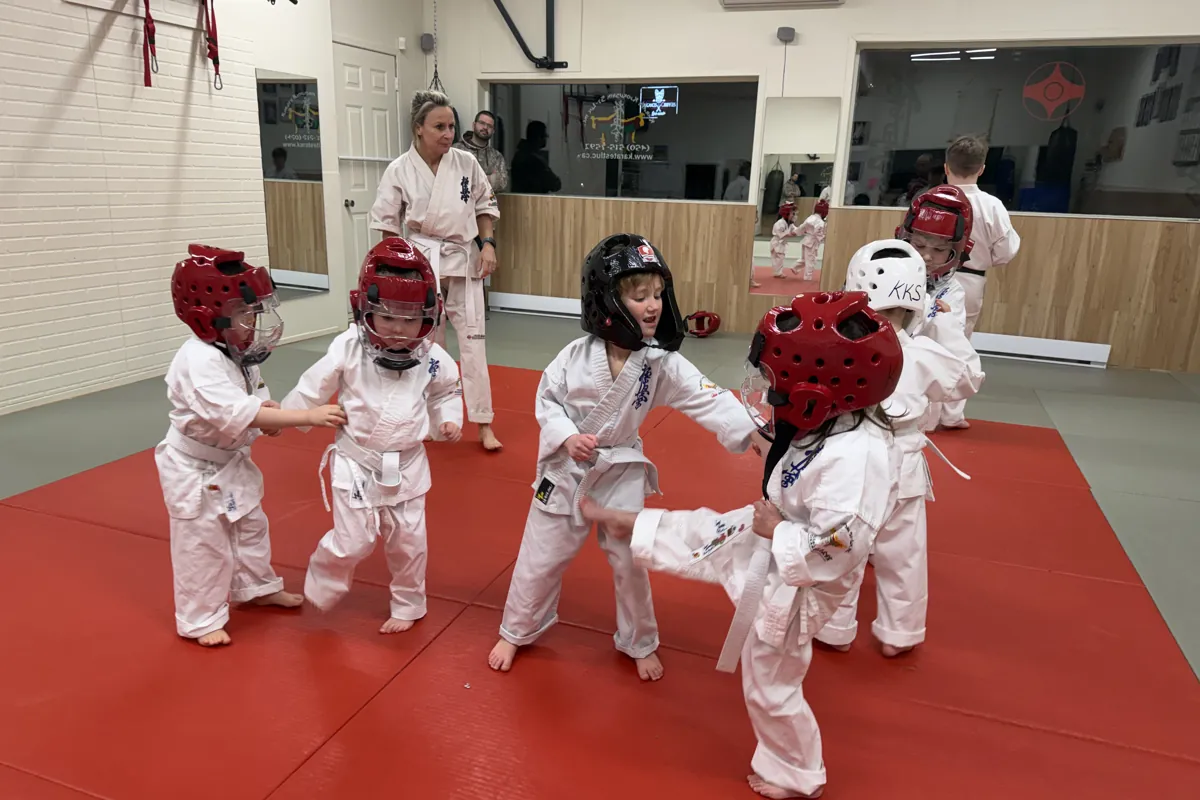 Cours d&rsquo;éveil au karaté pour les 3 à 6 ans